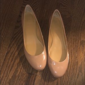 J Crew tan patent leather flats with gold heel